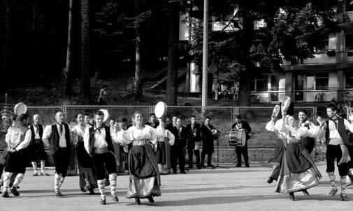 Od naszych korespondentów Zespół folklorystyczny z Włoch Zespół folklorystyczny z Cypru Dolina Małej Łąki; Morskie Oko z przysiadającymi się orzechówkami; Rusinowa Polana z pociągającą drogą na Gęsią