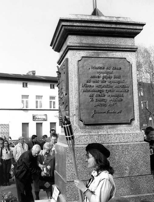 Na szlakach PTTK Ceremonię zakończył proboszcz parafi i w Cięcinie, ksiądz dziekan Stanisław Bogacz, który wygłosił słowo końcowe i udzielił zebranym błogosławieństwa.