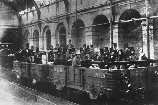transport mieszkańców do pracy w centrum i z powrotem. W 1854 r.