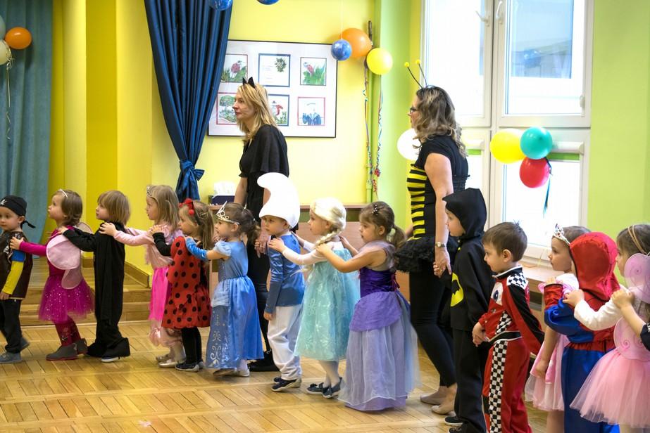 W salach grup na naszych gości czekał uroczysty poczęstunek i