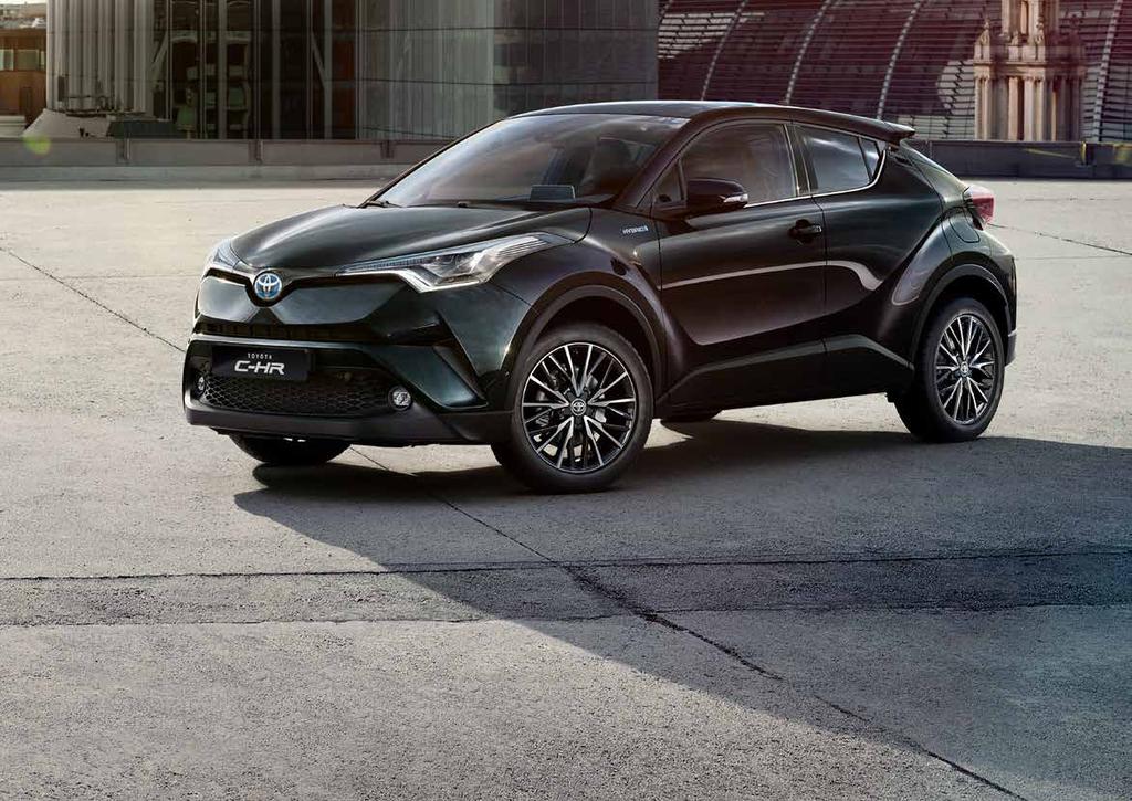 PRESTIGE TOYOTA C-HR WYPOSAŻENIE STANDARDOWE (DODATKOWE WZGLĘDEM WERSJI DYNAMIC): System ostrzegania o ruchu poprzecznym z tyłu pojazdu (RCTA) System monitorowania martwego pola w lusterkach (BSM)