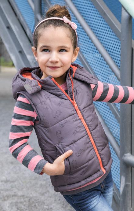 Od sierpnia 07 KiK zapewnia chrnę w każdą pgdę Od sierpnia 07 Kamizelki tylk 9,99 Kurtki sftshell tylk 9,99 tylk 59,99 Kamizelki FUNKCJONALNE KURTKI SOFTSHELL