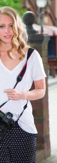 Characteristics: Oversize T-shirt. V-Neck. Single jersey. Quality: 100% cotton slub.
