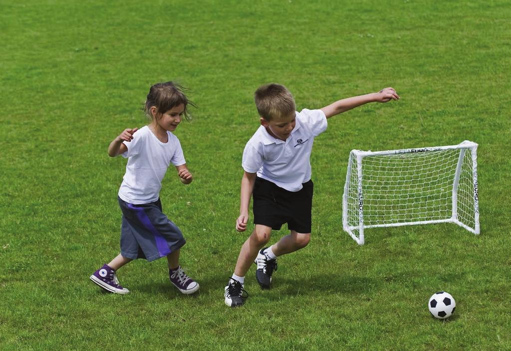 2 METAL FOOTBALL GOALS SET Dimensions: 61x45x30cm,