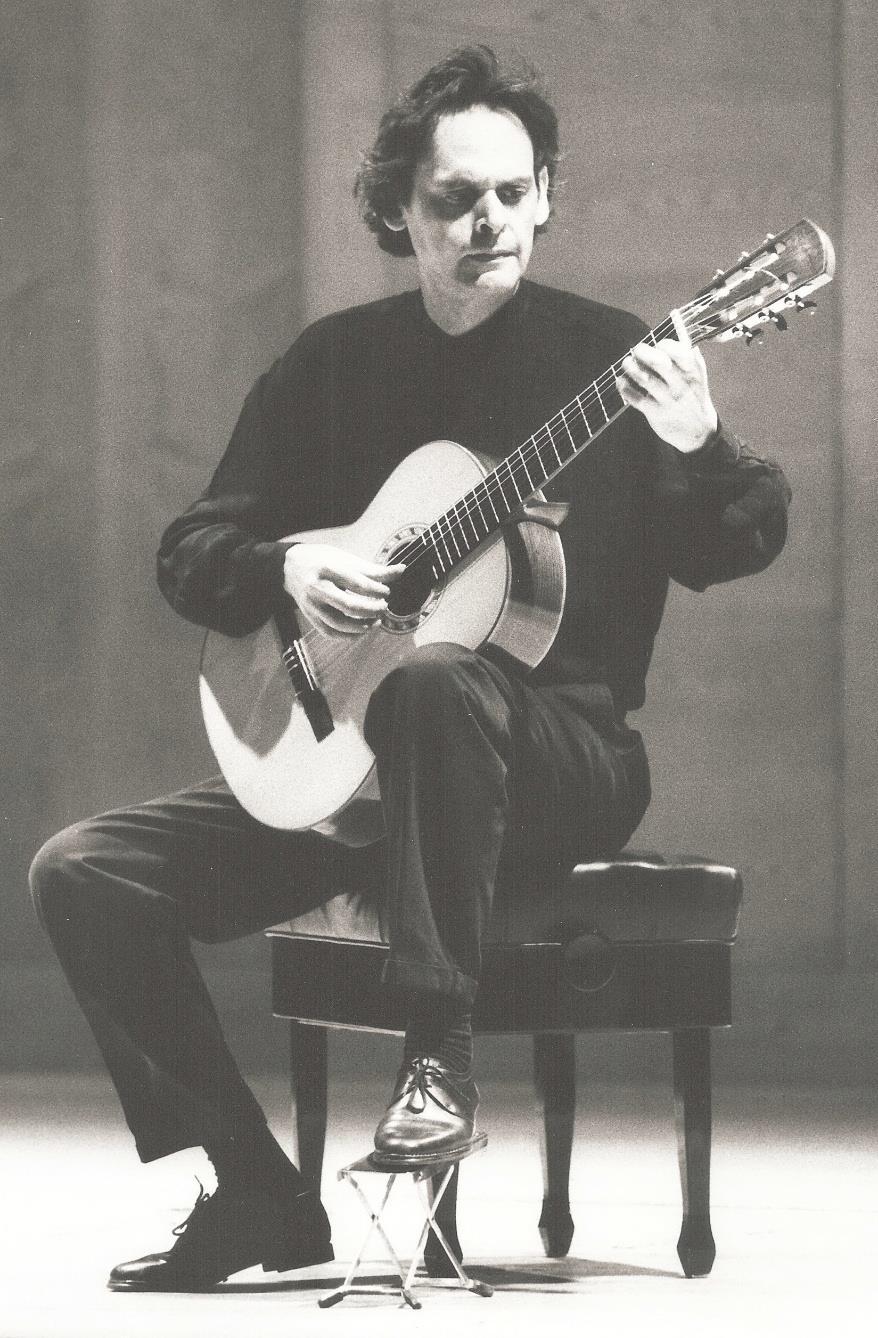 Gitarzysta Roland Dyens podczas koncertu w Monachium (8.04.