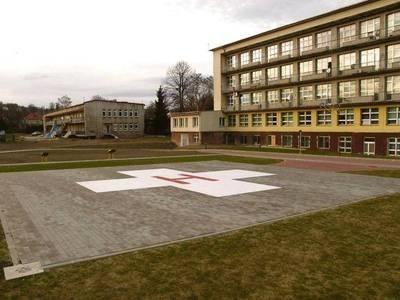 Bartłomiej PAPIS, Paweł SULIK BEZPIECZEŃSTWO POŻAROWE LĄDOWISK WYNIESIONYCH DLA ŚMIGŁOWCÓW Streszczenie W artykule poruszono temat bezpieczeństwa pożarowego lądowisk wyniesionych dla helikopterów