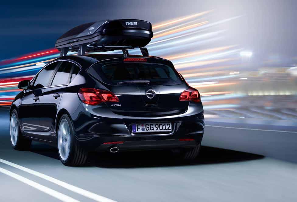 Systemy transportu bagażu Żyj aktywnie bez ograniczeń Aktywny tryb życia wymaga elastycznej przestrzeni bagażowej. Dlatego też nowy Opel Astra jest bardzo przestronny.