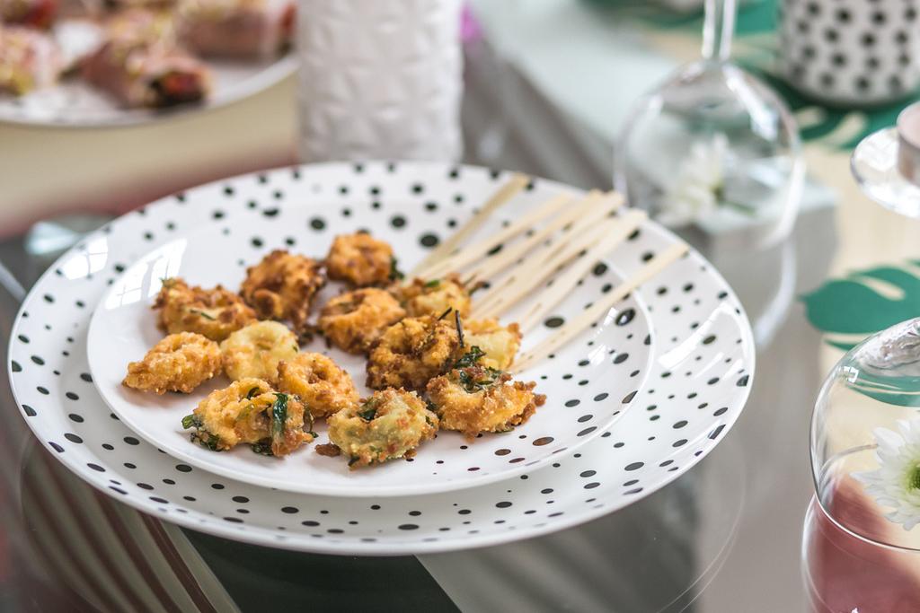 TORTELLINI W PARMEZANIE 2 5 0 G T O R T E L L I N I ( D O W O L N Y S M A K ) 5 Ł Y Ż E K M Ą K I P S Z E N N E J 2 J A J K A B U Ł K A T A R T A P A N K O ( N I E Z A S T Ę P U J C I E Z W Y K Ł Ą B
