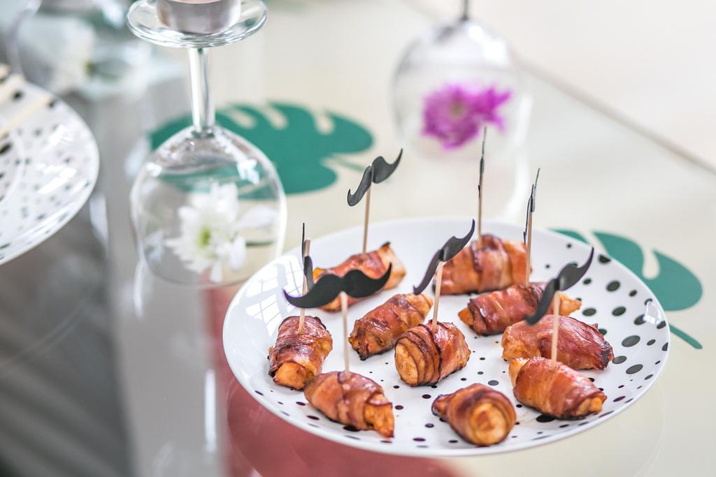 CHICKEN BITES D O B R E J J A K O Ś C I S O S B B Q J E D N A P O D W Ó J N A P I E R Ś Z K U R C Z A K A B O C Z E K W P L A S T R A C H ( K O N I E C Z N I E S U R O W Y W Ę D Z O N Y ) - K I L K A