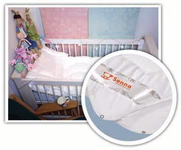 Lekkie, puszyste i trwałe wypełnienie ze specjalnych antyalergicznych włókien poliestrowych zapewnia dziecku odpowiednią temperaturę i regulację wilgotności podczas snu.
