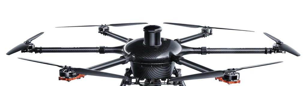 Typhoon H posiada składane podwozie oraz trzyosiowy gimbal umożliwiający obrót kamery o 360 stopni.