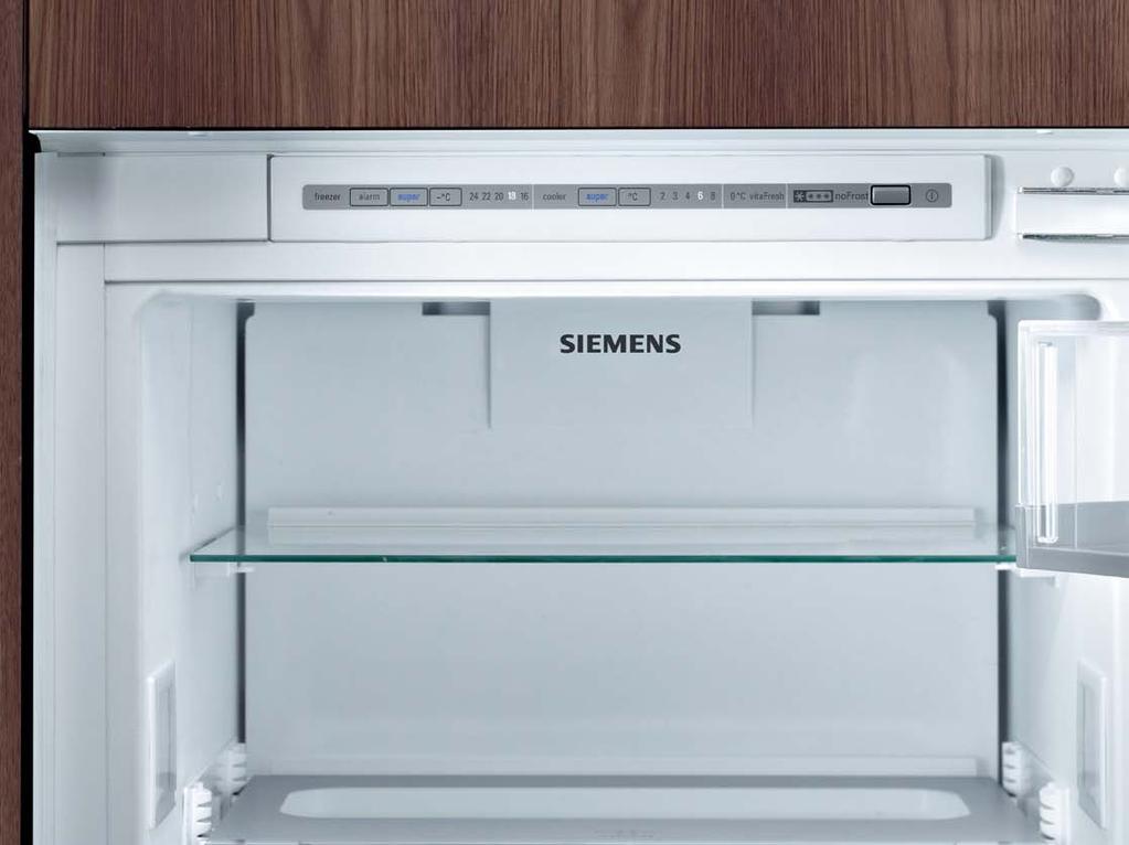 Dzięki temu nawet w pełni obciążone produktami drzwi otworzą się wyjątkowo lekko, a nad utrzymaniem szczelności wnętrza czuwa system automatycznego domykania drzwi, włączający się przy kącie otwarcia