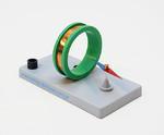 przepływającego prądu zależność natężenia pola magnetycznego od natężenia prądu płynącego w przewodniku Przyrząd do demonstracji pola magnetycznego solenoidu Na podstawce, w niewielkiej od siebie