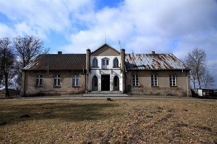 Zdjęcie 1. Dwór w Gajewie Źródło: www.polskaniezwykla.pl Działalność organizacji pozarządowych W Gajewie działa Stowarzyszenie Dzieci Wsi, które powstało w 2007 r.