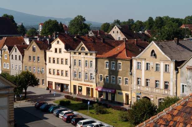 22 Remont i odnowa części wspólnych wielorodzinnych budynków mieszkalnych w Gminie Mirsk Przedmiotem projektu jest remont i odnowa części wspólnych wielorodzinnych budynków mieszkalnych w Mirsku w