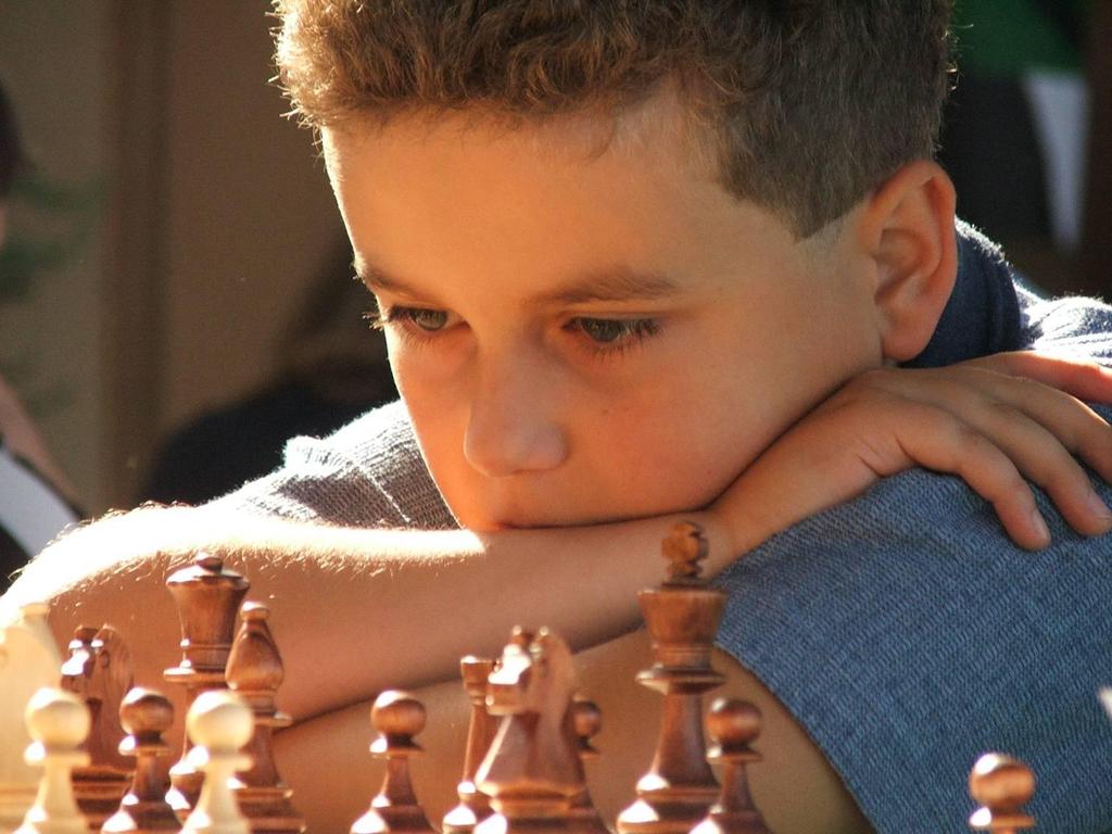 Jak mawiał arcymistrz Emanuel Lasker, szachy uczą samodzielności myślenia, a