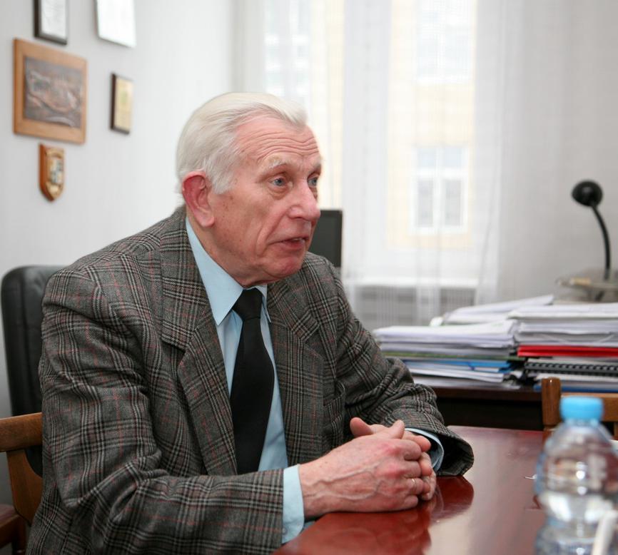 Jerzy Barański podniósł sprawę odpowiedzialności geodety, jaka wiąże się z wymogiem stwierdzenia zgodności położenia