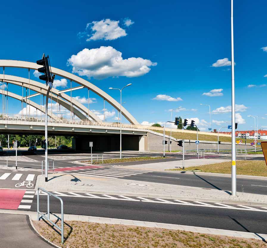 Betonowa kostka brukowa jest idealną warstwą ścieralną nawierzchni, dróg osiedlowych, dróg dojazdowych, parkingów, placów składowych, stacji benzynowych, hal przemysłowych.