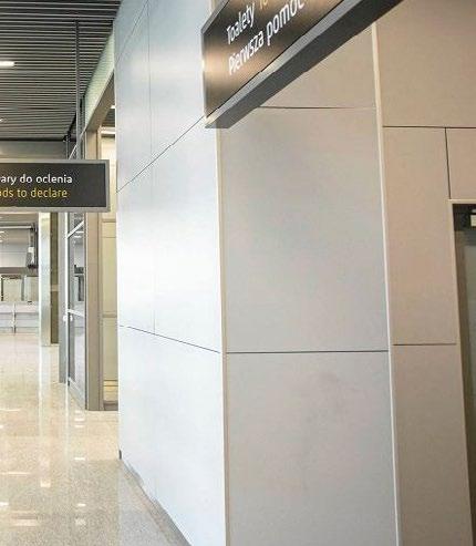 Profil KWRW montowany bezpośrednio do ścianek z płyt G-K lub do konstrukcji szkieletowej drewnianej, umożliwia montaż prawie wszystkich rodzajów i wymiarów płyt bez konieczności uzależniania ich od
