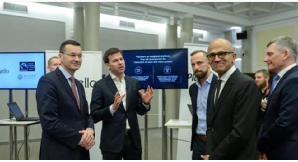 PLASTREAM: GDZIE BĘDZIEMY W 2020 PUNKT WYJŚCIA Dedykowany kilkunastoosobowy zespół w Warszawie i Olsztynie pracuje nad rozwiązaniem od 2016 Gotowy komponent Plastream Fashion.