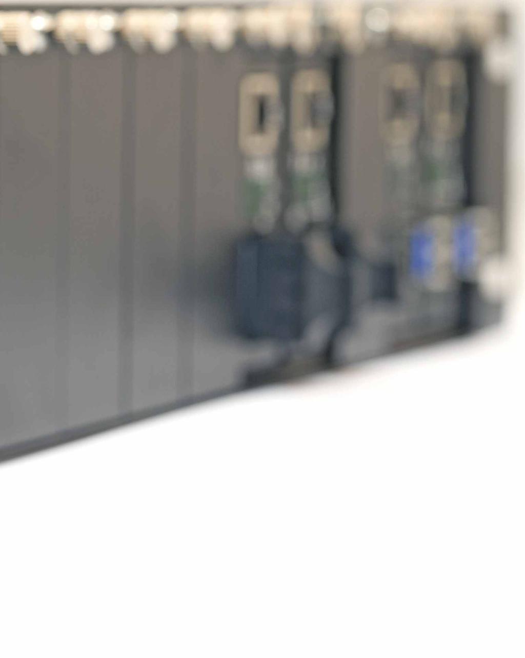 Przewody transmisyjne SFP+, QSFP+ typu DAC Wkładki SFP Konwertery mediów Przemysłowe konwertery mediów Przełączniki Fast Ethernet z funkcją PoE+ Przełączniki Gigabit Ethernet z funkcją PoE+