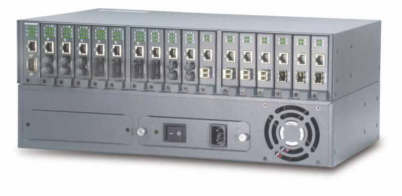 05 AKTYWNE URZĄDZENIA SIECIOWE Zarządzalny konwerter mediów z 10/100/1000Base-T na 1000Base-X Zgodność ze standardem IEEE 80.3, 80.3u, 80.3ab, 80.