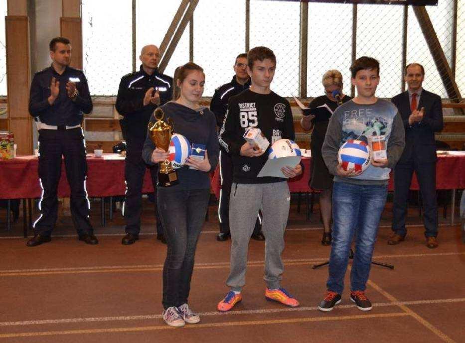 Laureaci indywidualni Indywidualnie pierwsze miejsce w Turnieju szkół podstawowych zajął Filip Momot ze Szkoły Podstawowej w Zespole Szkół Podstawowo-Gimnazjalnych w Przeciszowie.