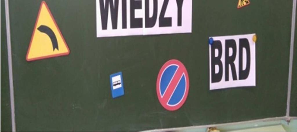 KAMOLA III miejsce SZYMON SROKA Klasa IV b I miejsce KATARZYNA HAŁAT II miejsce KINGA