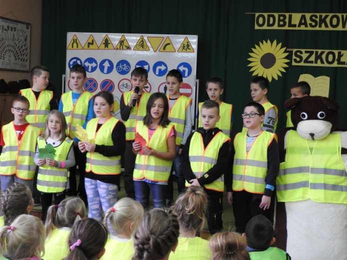 pl/galeria/ Następnie odbył się apel pod hasłem Odblaskowa szkoła.