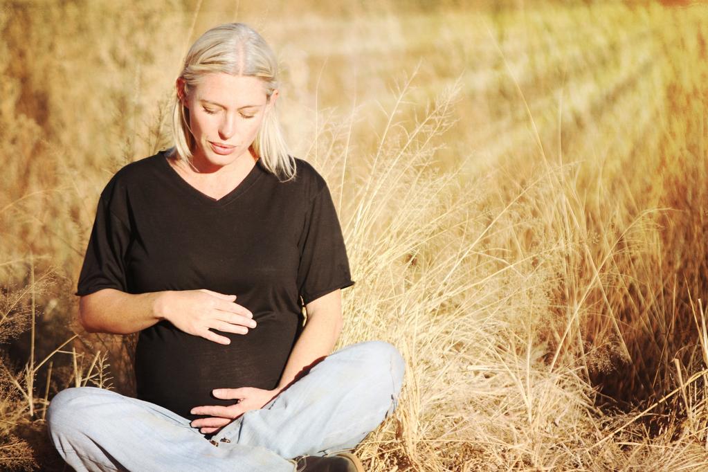 Trzeci trymestr ciąży Powoli uświadamiasz sobie nieuchronność porodu i nieodwracalność zmian życiowych, zaczynasz więc coraz bardziej