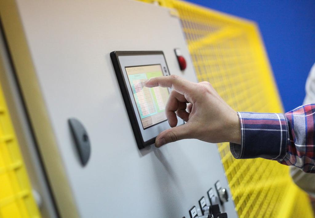 Zdobyte na szkoleniu ze sterowników Horner umiejętności oraz wiedza pozwolą na: Brenda Cooper Operations Manager and Director Horner APG Europe Współpraca Horner APG z ASTOR rozpoczęła się w 2000