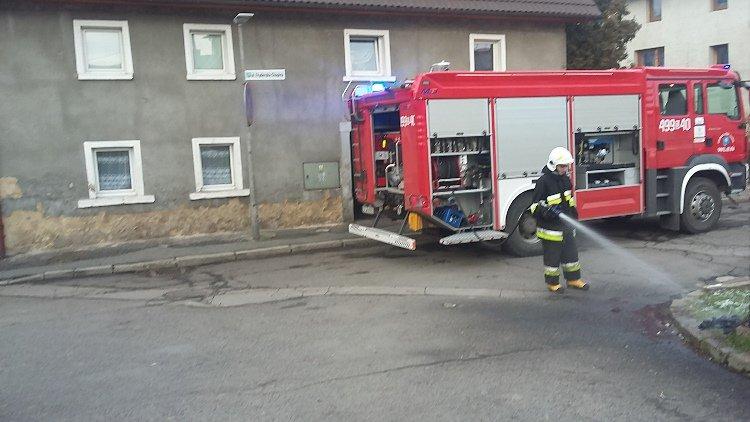 Zasmołowanie kominów przyczyny i zagrożenia Coraz częstszym zjawiskiem obserwowanym przez nas są zasmołowane przewody kominowe.