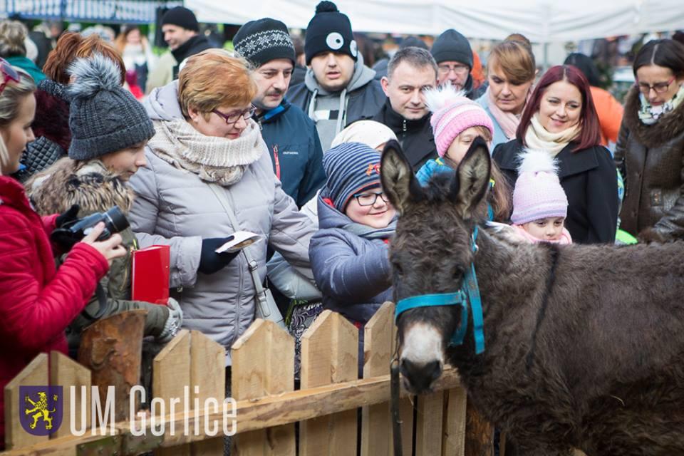 repertuarowi, wprowadziły nas w przedświąteczny