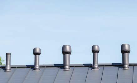 dachowe typu P Kominki wentylacyjne i wentylatory dachowe typu P mogą być wyprowadzone ponad połać dachu dzięki przejściu dachowemu, które jest zabezpieczone przed działaniem wody.