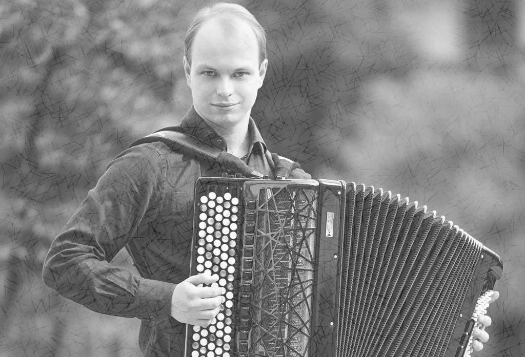 fot. Monika Kościółek Adam Maksymienko Naukę gry na akordeonie rozpoczął w wieku 7 lat, w Zespole Państwowych Szkół Muzycznych I i II st. im.