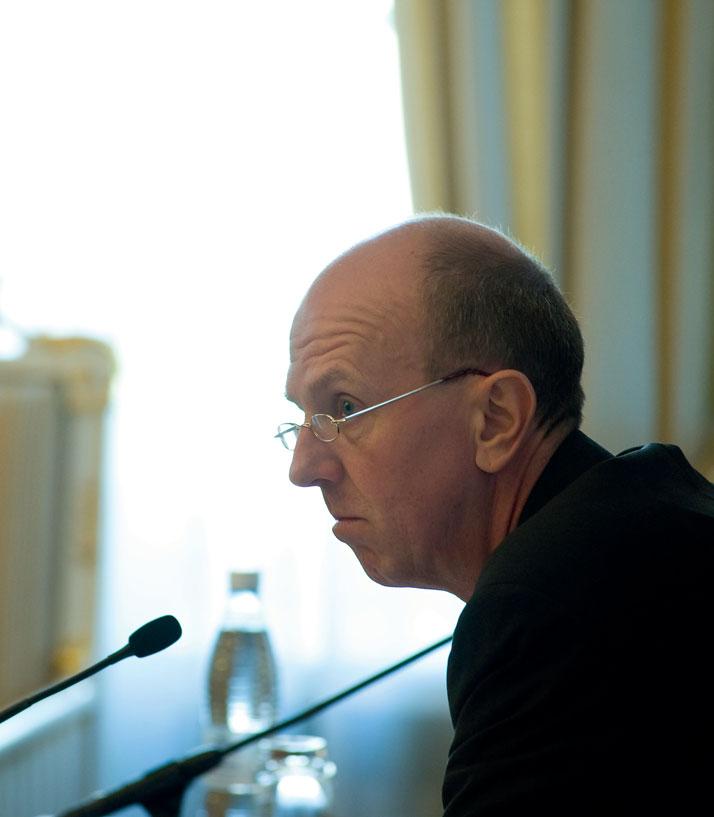 Obronność jest ostatecznie sprawą narodową, uznaje dyrektor generalny Europejskiej Agencji Obrony Alexander Weis, który w maju gościł w Helsinkach.