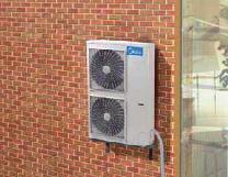 PRoStA KoMUnIKAcjA jednostek System Mini VRf pozwala na elastyczny montaż i dogodność prowadzenia rur dzięki maksymalnej długości instalacji do 00 m, różnicą poziomów między jednostką wewnętrzną a