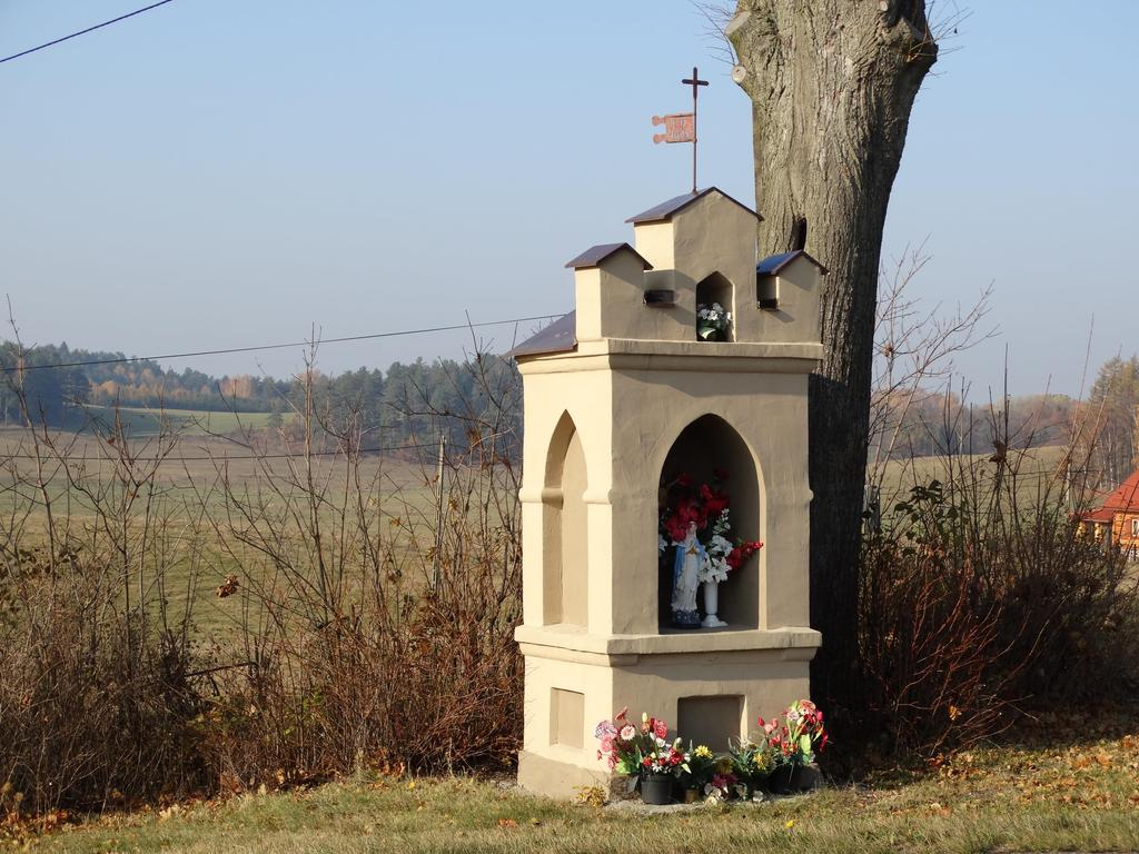 Kapliczki Warmińskie to niesamowicie urokliwe zabytki sakralne, oddające piękno Warmii.