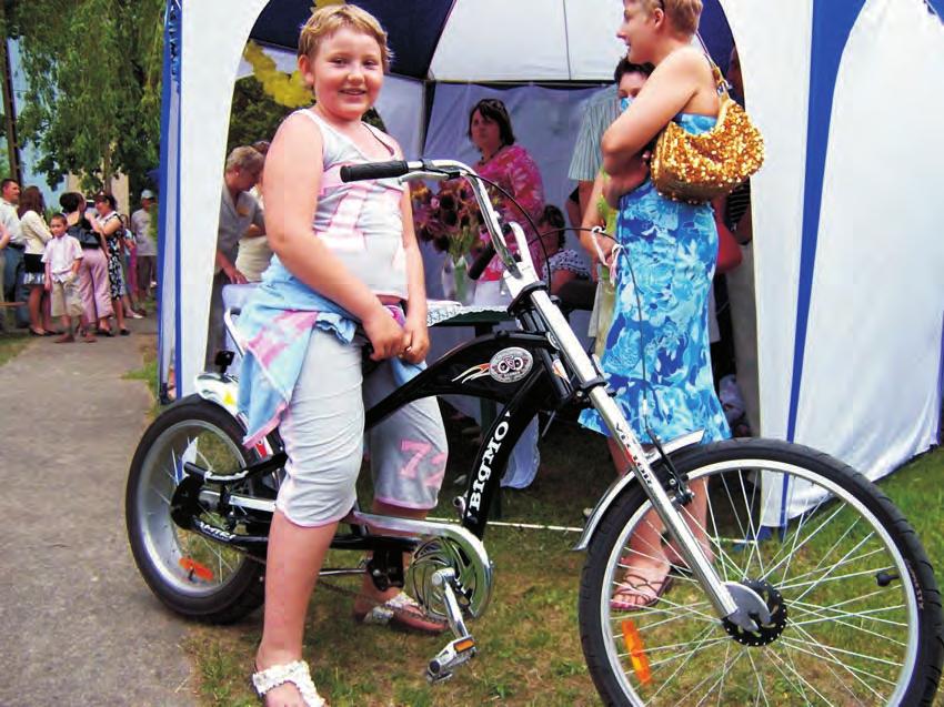 Wieloletnie damki, Jubilaty, Ukrainy czy niemal nie miertelne sk³adaki skrzypi¹, rzê ¹, piszcz¹ i ob³a ¹ z farby, ale ci¹gle je d ¹.