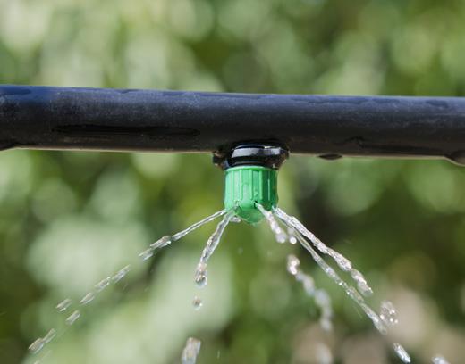 Redukuje uderzenia wodne Zastępuje tradycyjny system zbiornika wyrównawczego Nie wymaga konserwacji Zabezpieczenie w przypadku