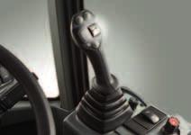 elektrycznym Centralna jednostka smarująca Instalacja pod zamiatarkę Instalacja pod rozrzutnik soli OFERTA WYPOSAŻENIA DODATKOWEGO VOLVO Silnik z filtrem DPF Zaczep