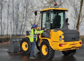 Wszechstronność konstrukcji Miniładowarki kołowe nadają się do dowolnych zastosowań, od transportu delikatnych towarów, przez częste podróżowanie między terenami robót, po użycie wymagającego