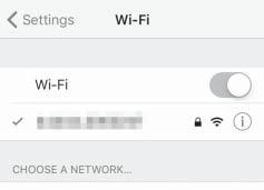 38 3 Przed podłączeniem za pośrednictwem Wi-Fi po raz pierwszy, pojawi się komunikat wymagający wpisania hasła aparatu.
