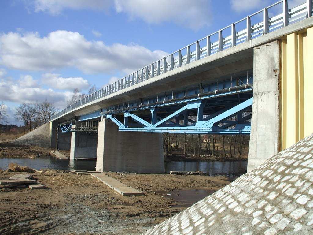 1220 Olaszek P. i inni: Uniknięcie awarii mostu w wyniku badań pod próbnym obciąŝeniem 2.
