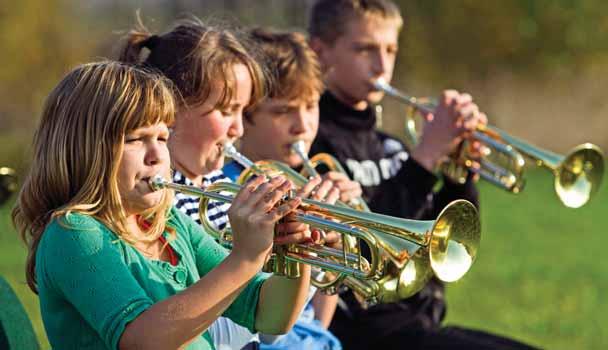 Kolejnym ogniwem przemiany był zakup kornetów, trąbek, sakshornów tenorowych oraz saksofonów tenorowych i altowych. Młodzieżowa Orkiestra Dęta staje się coraz bardziej popularna w naszym środowisku.