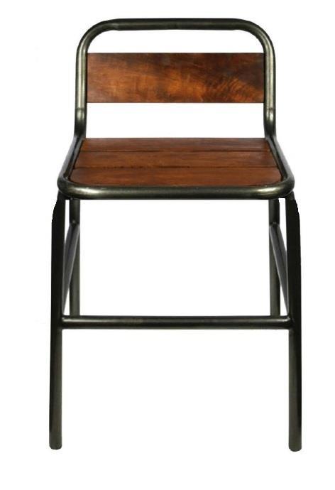 Krzesło industrialne Cambridge Stelaż stalowy, siedzisko i oparcie z litego drewna.
