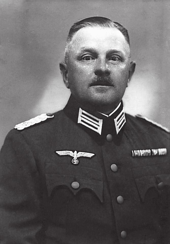 48 TOMASZ OWOC nych. Najczęściej wykorzystywano do tego celu poaustriackie forty Twierdzy Kraków. Pierwszym z nich były budynki dawnych, barakowych Koszar Kawaleryjskich 8. Pułku Ułanów ks.