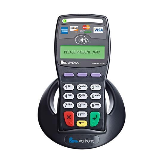Terminale płatnicze oferowane dla klientów Banku: VeriFone VX520 Terminal Stacjonarny gwarantujący wydajność i bezpieczeństwo. Daje możliwość przyjmowania płatności zbliżeniowych i mobilnych.
