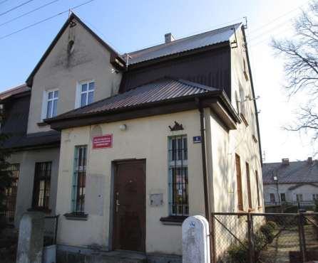 3,40 m 2. Lokal posiada niezależne wejście zlokalizowane od frontu nieruchomości. Standard wykończenia jest podstawowy. Pomieszczenia wymagają wkładu - remontu bieżącego.