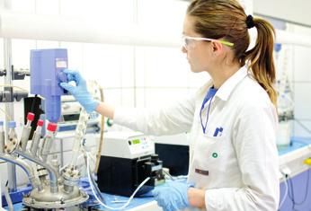 Nawiązaliśmy również współpracę z francuską firmą biotechnologiczną na opracowanie technologii produkcji biobutadienu. Wykraczamy poza standardowe rozwiązania.